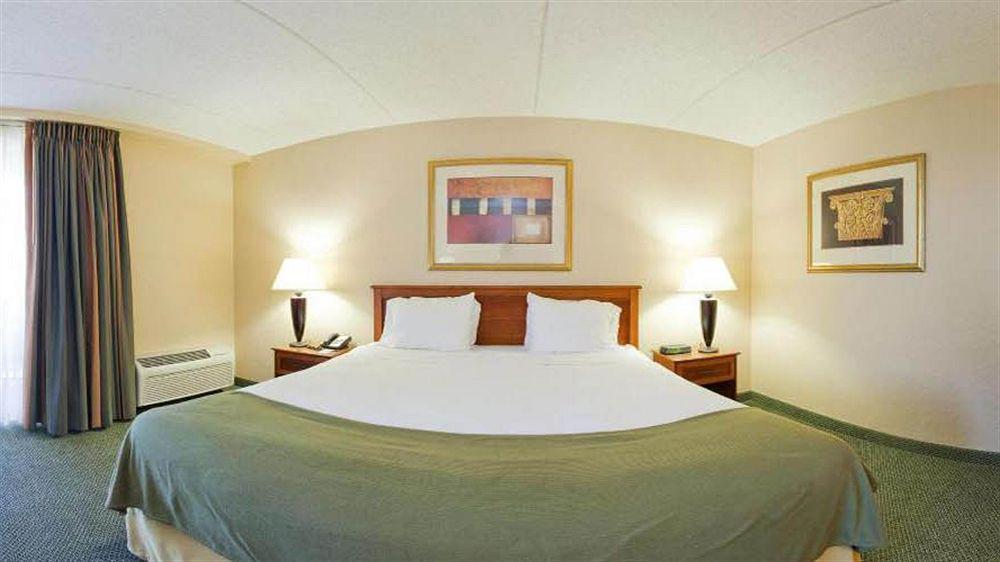 Best Western International Speedway Hotel Дейтона-Бич Экстерьер фото