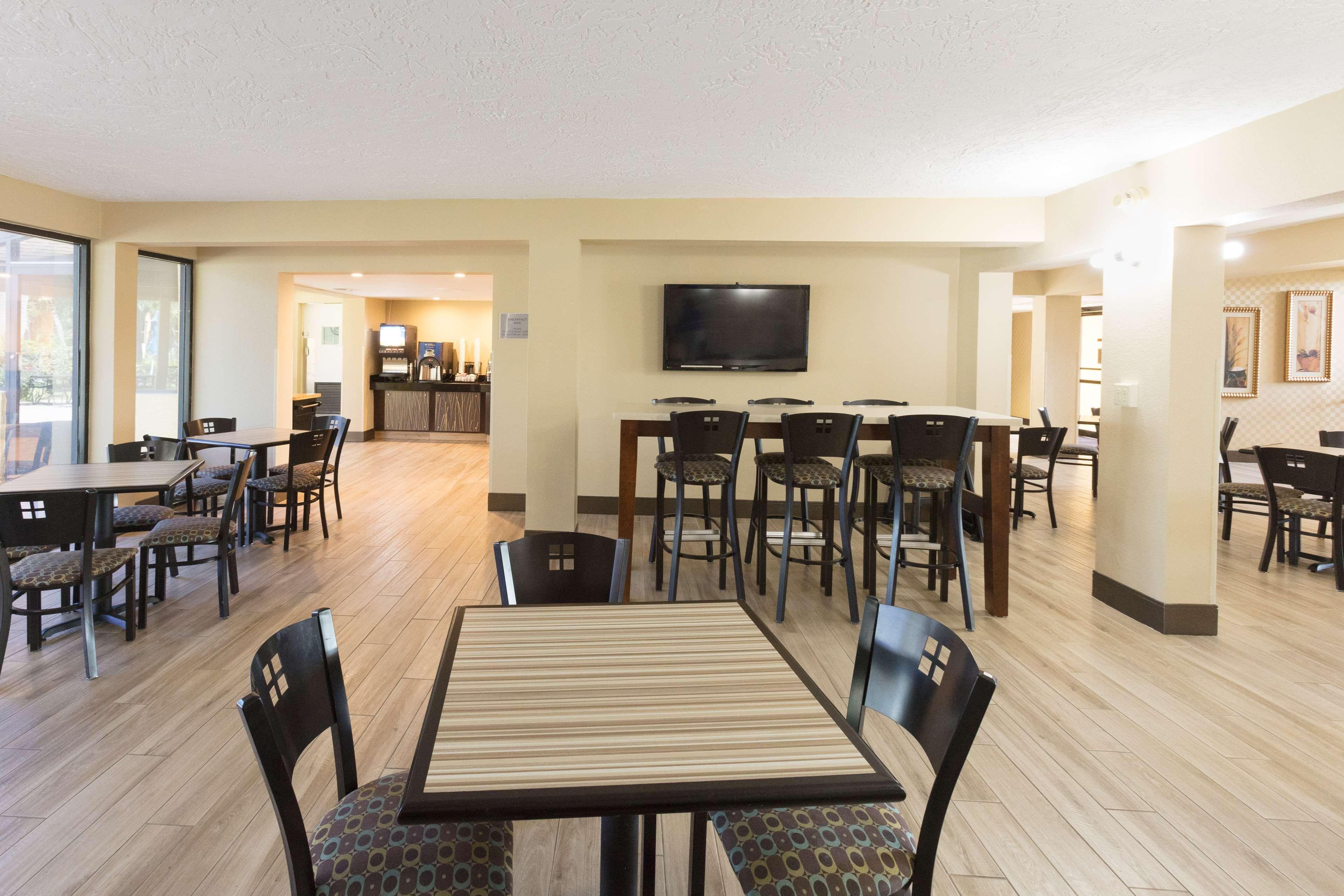 Best Western International Speedway Hotel Дейтона-Бич Экстерьер фото